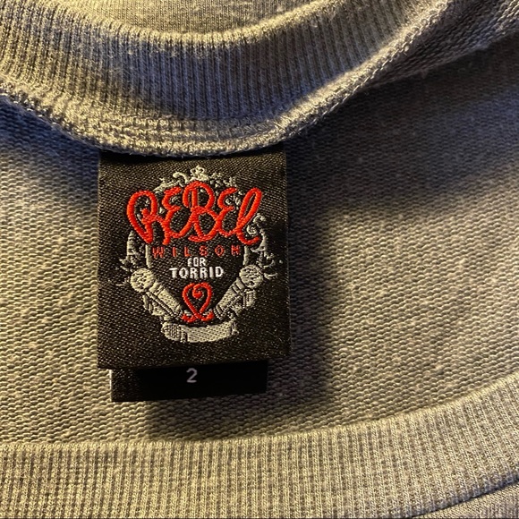 ✨rebel wilson for torrid gray quilted sweatshirt✨ - Picture 6 of 8